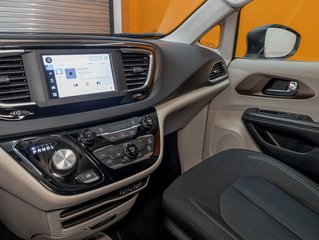 Chrysler Grand Caravan  2022 à St-Jérôme, Québec - 20 - w320h240px