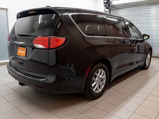 Chrysler Grand Caravan  2022 à St-Jérôme, Québec - 8 - w320h240px