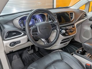Chrysler Pacifica Hybrid  2022 à St-Jérôme, Québec - 2 - w320h240px