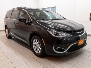 2020 Chrysler Pacifica in St-Jérôme, Quebec - 9 - w320h240px