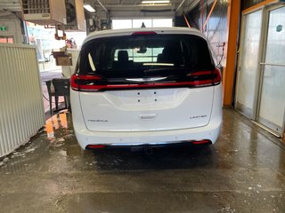 2024 Chrysler Pacifica in St-Jérôme, Quebec - 9 - w320h240px