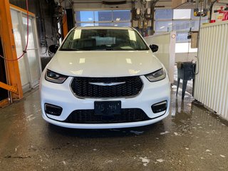 2024 Chrysler Pacifica in St-Jérôme, Quebec - 6 - w320h240px