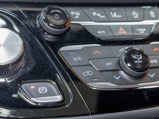 2024 Chrysler Pacifica in St-Jérôme, Quebec - 23 - w320h240px