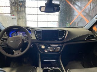 2024 Chrysler Pacifica in St-Jérôme, Quebec - 13 - w320h240px