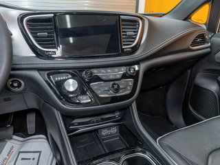 2024 Chrysler Pacifica in St-Jérôme, Quebec - 22 - w320h240px