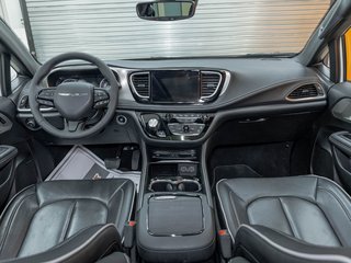 2024 Chrysler Pacifica in St-Jérôme, Quebec - 12 - w320h240px