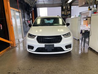 2024 Chrysler Pacifica in St-Jérôme, Quebec - 6 - w320h240px