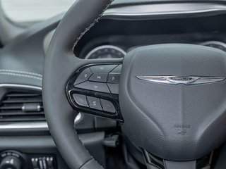 2024 Chrysler Pacifica in St-Jérôme, Quebec - 15 - w320h240px