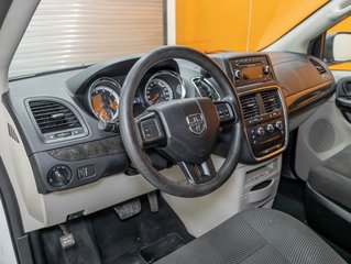 2020 Dodge Grand Caravan in St-Jérôme, Quebec - 2 - w320h240px