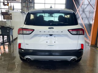 Ford Escape  2021 à St-Jérôme, Québec - 6 - w320h240px
