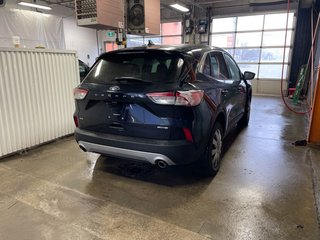 Ford Escape  2021 à St-Jérôme, Québec - 9 - w320h240px