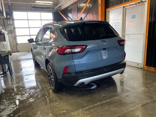 Ford Escape  2023 à St-Jérôme, Québec - 6 - w320h240px