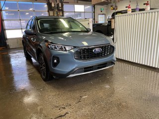 Ford Escape  2023 à St-Jérôme, Québec - 10 - w320h240px