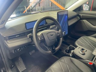 Ford Mustang Mach-E  2024 à St-Jérôme, Québec - 4 - w320h240px