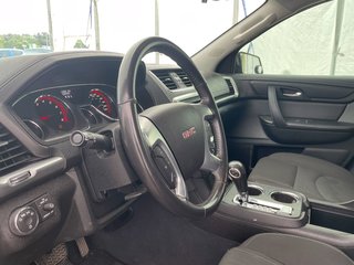 2016 GMC Acadia in St-Jérôme, Quebec - 3 - w320h240px