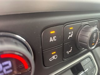 GMC Acadia  2023 à St-Jérôme, Québec - 14 - w320h240px