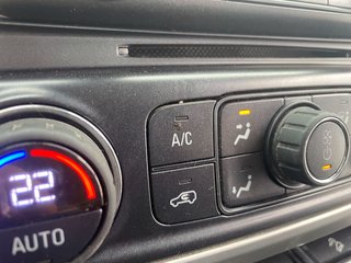 2017 GMC Sierra 1500 in St-Jérôme, Quebec - 14 - w320h240px