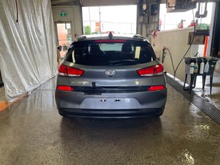 Hyundai Elantra GT  2018 à St-Jérôme, Québec - 8 - w320h240px