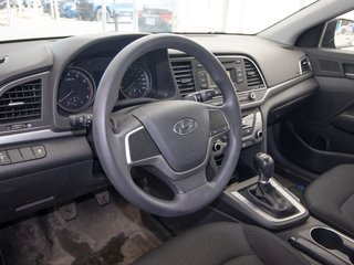 Hyundai Elantra  2017 à St-Jérôme, Québec - 3 - w320h240px