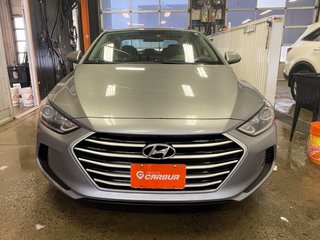 2017 Hyundai Elantra in St-Jérôme, Quebec - 4 - w320h240px