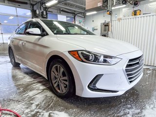 Hyundai Elantra  2018 à St-Jérôme, Québec - 9 - w320h240px