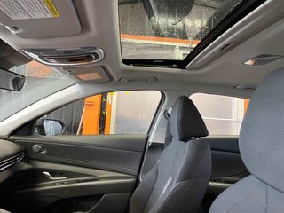 Hyundai Elantra  2024 à St-Jérôme, Québec - 3 - w320h240px