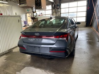 Hyundai Elantra  2024 à St-Jérôme, Québec - 10 - w320h240px