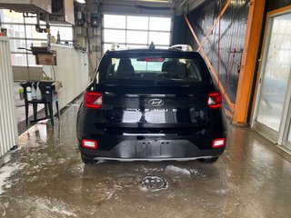 2021 Hyundai Venue in St-Jérôme, Quebec - 6 - w320h240px