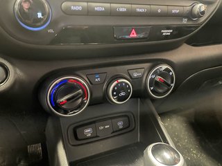 2024 Hyundai Venue in St-Jérôme, Quebec - 16 - w320h240px