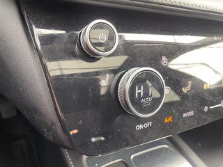 2023 Infiniti QX60 in St-Jérôme, Quebec - 13 - w320h240px