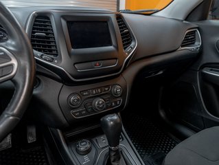 2019 Jeep Cherokee in St-Jérôme, Quebec - 21 - w320h240px