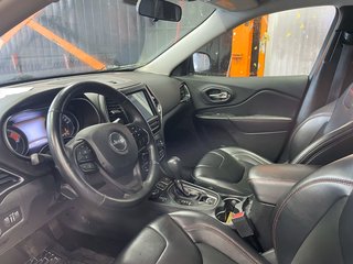 2019 Jeep Cherokee in St-Jérôme, Quebec - 3 - w320h240px