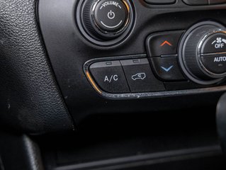 2022 Jeep Cherokee in St-Jérôme, Quebec - 22 - w320h240px