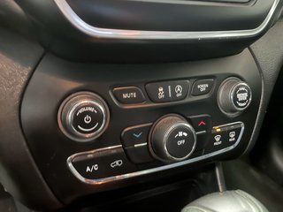 2022 Jeep Cherokee in St-Jérôme, Quebec - 14 - w320h240px