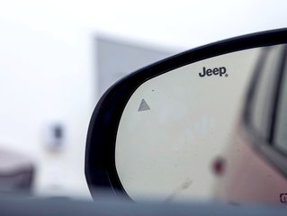 2022 Jeep Compass in St-Jérôme, Quebec - 35 - w320h240px