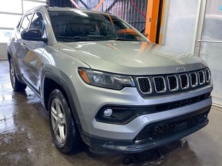 Jeep Compass  2023 à St-Jérôme, Québec - 9 - w320h240px