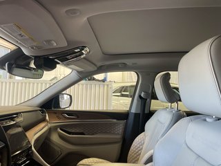 Jeep Grand Cherokee L  2023 à St-Jérôme, Québec - 3 - w320h240px