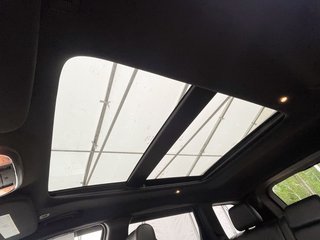 2017 Jeep Grand Cherokee in St-Jérôme, Quebec - 3 - w320h240px