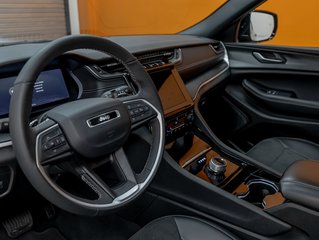 2023 Jeep Grand Cherokee in St-Jérôme, Quebec - 2 - w320h240px