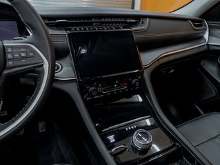 Jeep Grand Cherokee  2023 à St-Jérôme, Québec - 21 - w320h240px