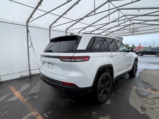 Jeep Grand Cherokee  2023 à St-Jérôme, Québec - 8 - w320h240px