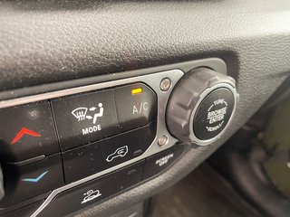 Jeep Wrangler 4xe  2024 à St-Jérôme, Québec - 13 - w320h240px