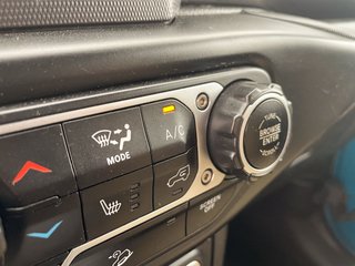 2020 Jeep Wrangler Unlimited in St-Jérôme, Quebec - 16 - w320h240px