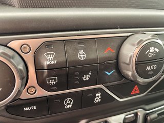 Jeep Wrangler Unlimited  2020 à St-Jérôme, Québec - 12 - w320h240px