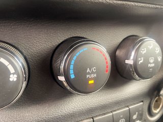 2018 Jeep Wrangler in St-Jérôme, Quebec - 13 - w320h240px
