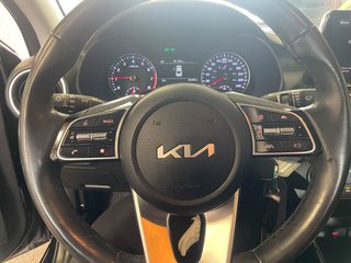 Kia Forte  2023 à St-Jérôme, Québec - 16 - w320h240px