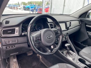 Kia Niro Plug-In Hybrid  2019 à St-Jérôme, Québec - 4 - w320h240px