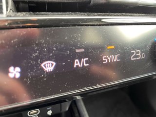 2024 Kia Niro Plug-In Hybrid in St-Jérôme, Quebec - 16 - w320h240px