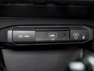 2023 Kia NIRO in St-Jérôme, Quebec - 23 - w320h240px
