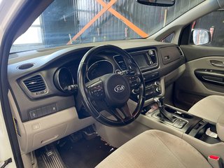 2017 Kia Sedona in St-Jérôme, Quebec - 3 - w320h240px
